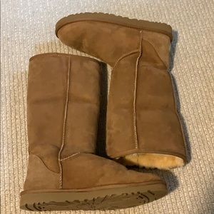 UGGS light brown/ tan size 9